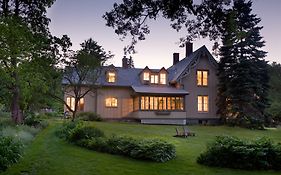 Gothic Eves Inn And Spa Bed And Breakfast